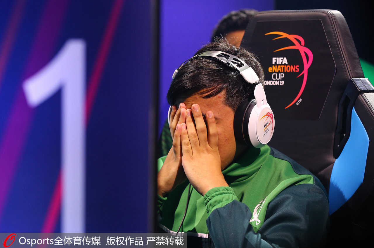 FIFA电竞传奇谢幕,球迷泪洒赛场 FIFA电竞传奇谢幕,球迷泪洒赛场