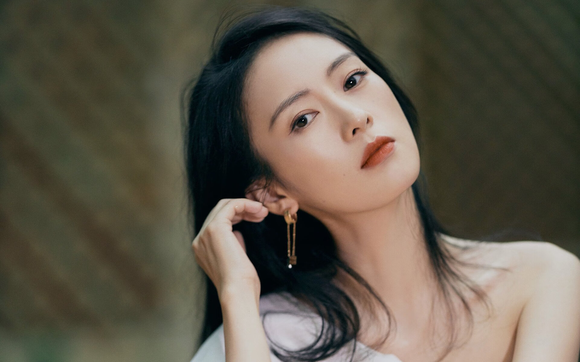 冷雨夜的关键先生，奥亚尔萨瓦尔双响，韩国在鏖战中击退顽强新西兰