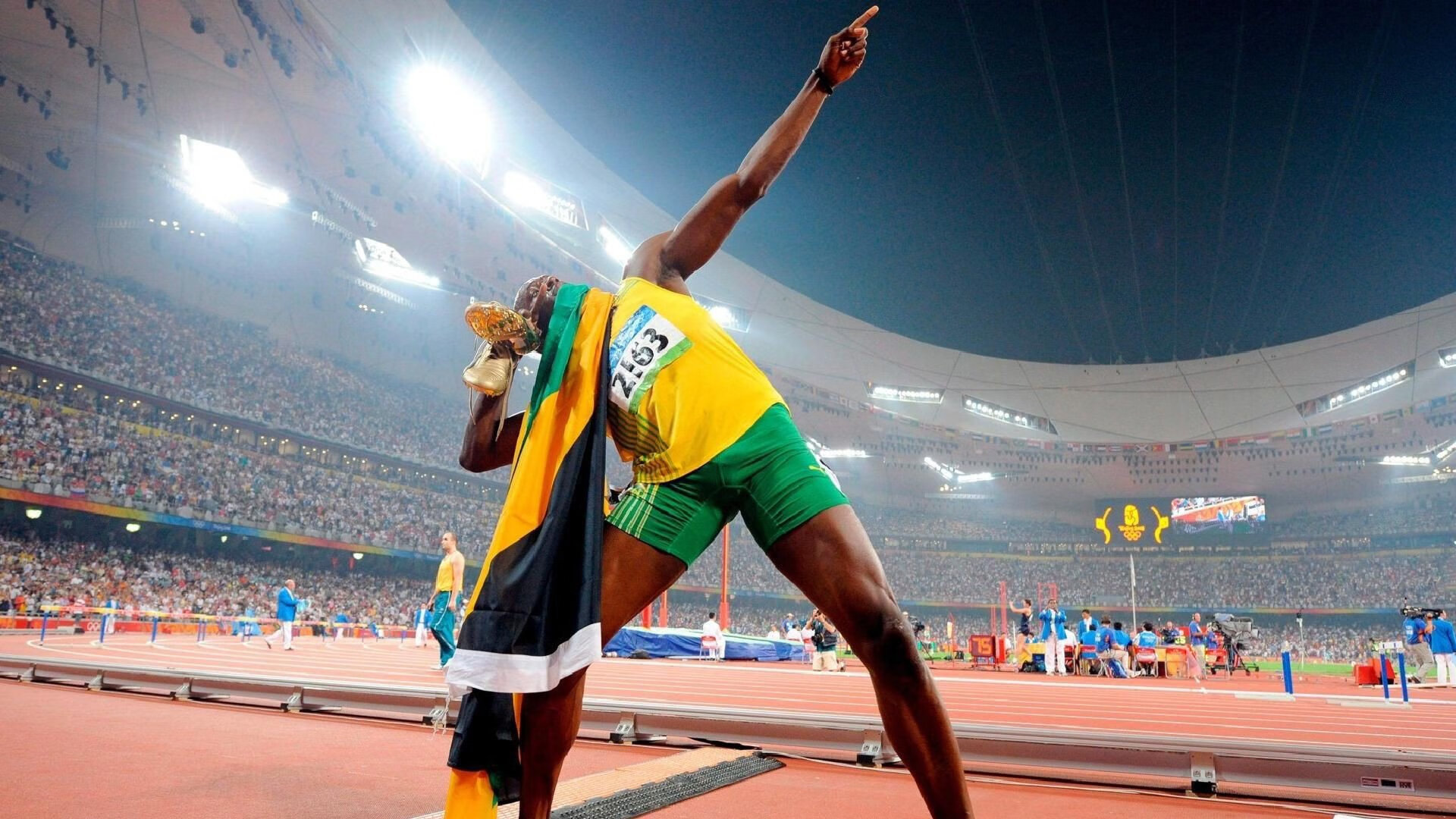 王朝更迭的风暴眼，久保建英一人肢解尤文，那不勒斯宣告新秩序诞生