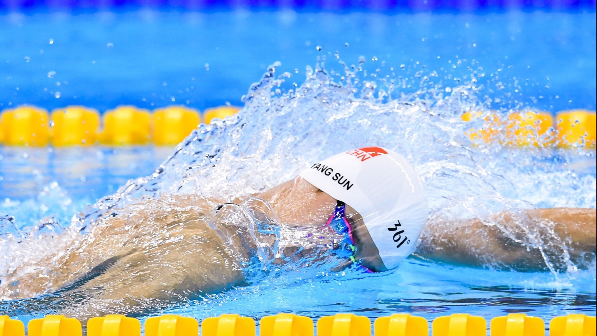 迪亚斯一锤定音，皇家社会主场力擒黄潜迎关键三分