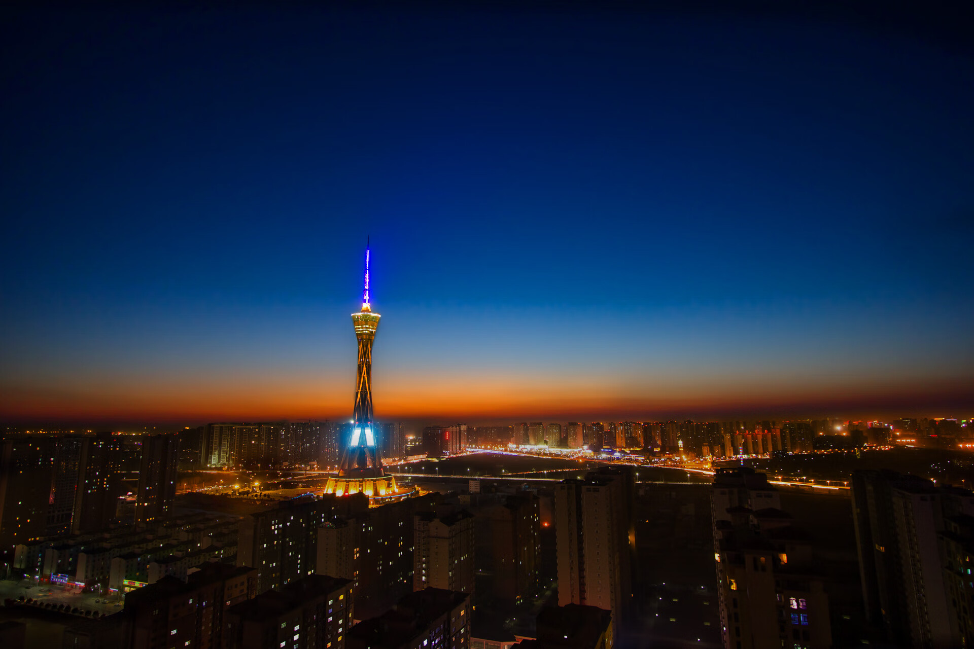 切尔西碾压里昂，厄德高成攻防转换发动机