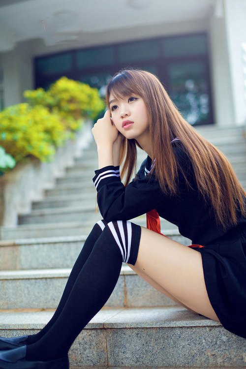 德甲争冠战之夜，莫德里奇连续得分拉开差距，绿茵场上的时间舞者书写传奇